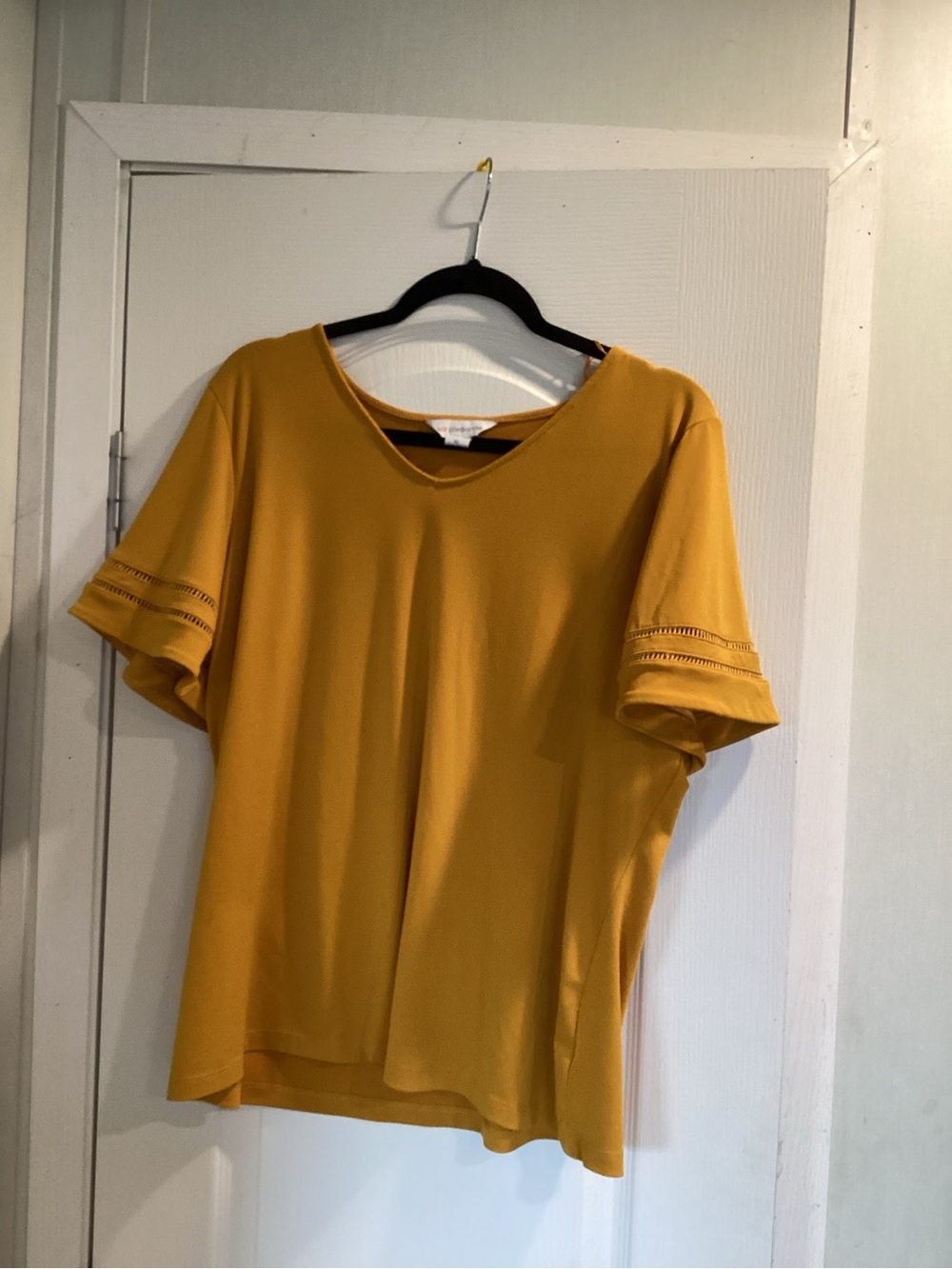 Liz Claiborne Mustard V-Neck Short Sleeve Top XL EUC